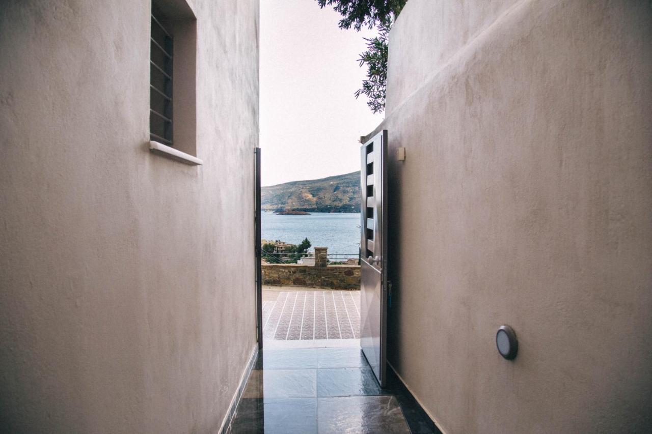 Kalavria Luxury Suites - Magnificent Sea View Of Poros Poros Town Екстер'єр фото